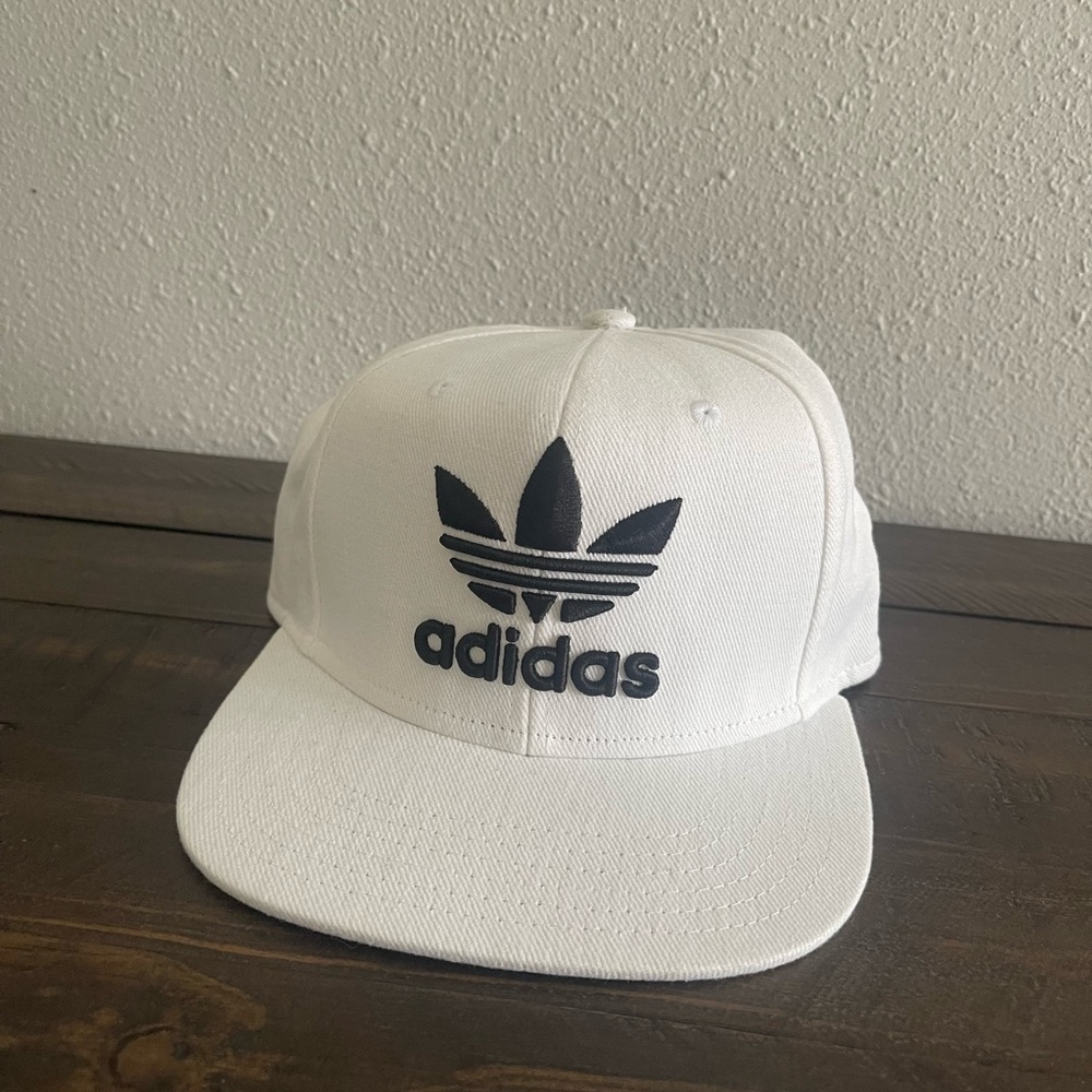 Adidas Classic White & Black Snapback